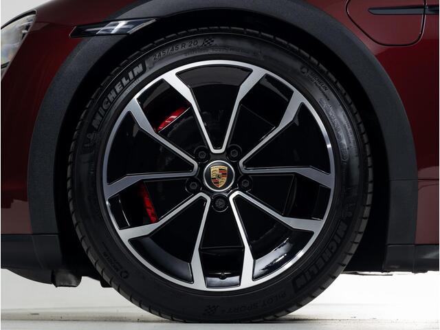 Porsche Taycan 4S Cross Turismo