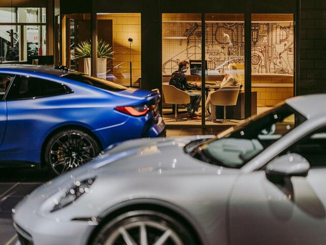 Porsche Taycan Performance, NL-auto, SportDesign, Performance-accu, pano, 21'', luchtv., sp.chrono, ACC, privacy