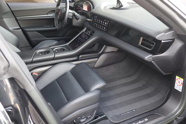 Porsche Taycan Cross Turismo Turbo S 93 kWh Carbon Int.Delen I Pano I Sport Chrono