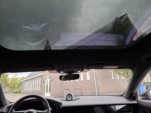 Porsche Taycan Sport Turismo Turbo S 93 kWh 761pk | Burmester | Keramische remmen | Volleder | HUD | SportChrono | Panodak | Bijrijdersdispay | PDCC | Stoelventilatie | 5-pers | SportDesign | InnoDrive| Carbon in/exterieur | Etc..  247300 nw prijs   (Org NL)