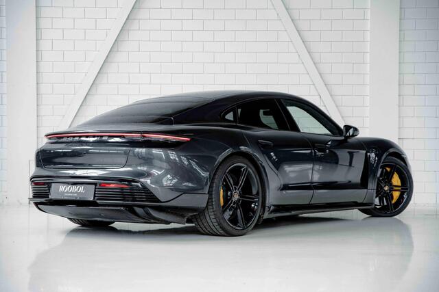 Porsche Taycan Turbo S l Sport Design Carbon l Burmester