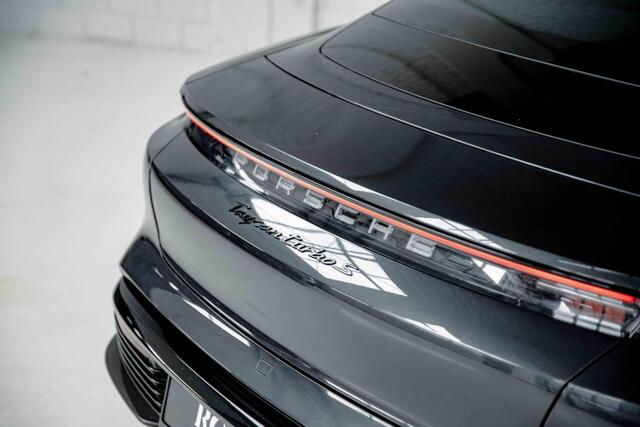 Porsche Taycan Turbo S l Sport Design Carbon l Burmester