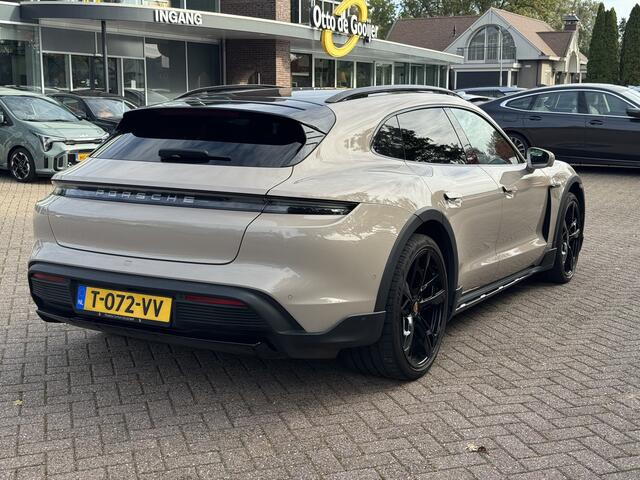 Porsche Taycan Cross Turismo 4 93 kWh / Panoramadak / 360Camera / Passenger Display / Sportdesign + Chrono / 21'' / Bose / Luchtvering / Keyless / Stuur+Stoelverwarming / Dodehoek / DAB / ACC