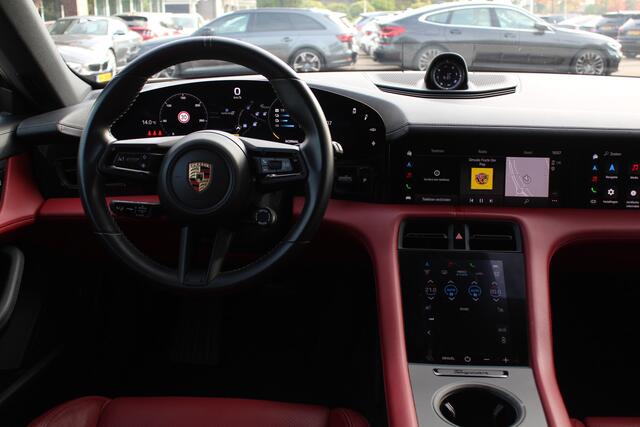Porsche Taycan Cross Turismo 4 93 kWh / Panoramadak / 360Camera / Passenger Display / Sportdesign + Chrono / 21'' / Bose / Luchtvering / Keyless / Stuur+Stoelverwarming / Dodehoek / DAB / ACC