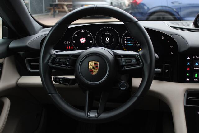 Porsche Taycan Performance 84 kWh / 360Camera / Passenger Display / Sportchrono / Luchtvering / 21'' / Stoelverwarming / Bose / Dodehoek / DAB / Cruise Control