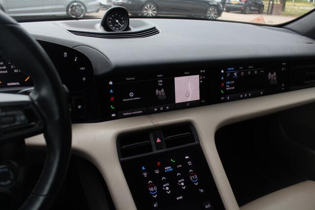 Porsche Taycan Performance 84 kWh / 360Camera / Passenger Display / Sportchrono / Luchtvering / 21'' / Stoelverwarming / Bose / Dodehoek / DAB / Cruise Control