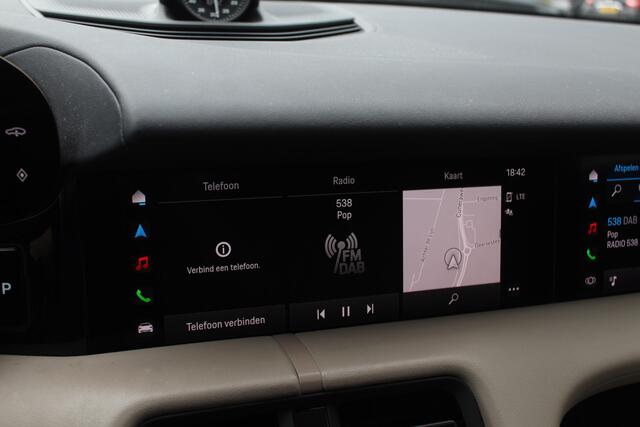 Porsche Taycan Performance 84 kWh / 360Camera / Passenger Display / Sportchrono / Luchtvering / 21'' / Stoelverwarming / Bose / Dodehoek / DAB / Cruise Control