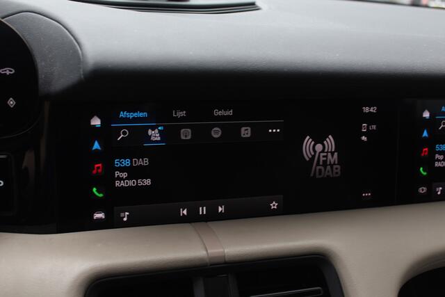 Porsche Taycan Performance 84 kWh / 360Camera / Passenger Display / Sportchrono / Luchtvering / 21'' / Stoelverwarming / Bose / Dodehoek / DAB / Cruise Control