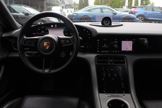 Porsche Taycan Performance 84 kWh / NIEUWSTAAT! / SoH 94.5% / Panoramadak / 360Camera / Adaptieve stoelen / Sportchrono / 20'' / Bose / Keyless / Dodehoek / Navigatie / Stoelverwarming / Cruise Control