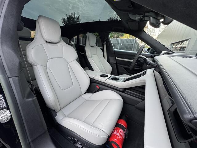 Porsche Taycan Sport Turismo Performance Plus 93 kWh | Panorama | Sport Design | Dual Display | Alcantara hemel + stuur