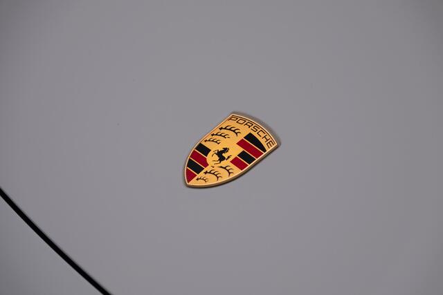 Porsche Taycan 4S Performance 84 kWh / Panoramadak / Sport Chrono / BTW Auto / Vol!