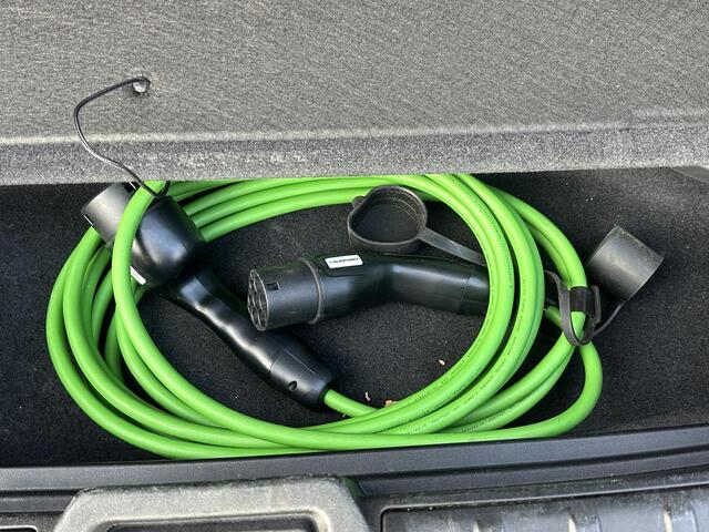 Porsche Taycan Performance 84 kWh BOSE | STUURWIEL+STOELVERWARMING | SPORtCHRONO | ADAPTIVE CRUISE | PORSCHE ONDERHOUDEN |12mnd BOVAG GARANTIE