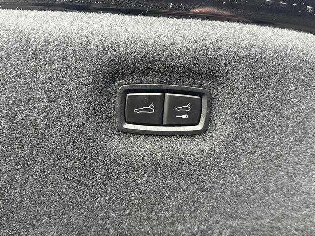 Porsche Taycan Performance 84 kWh BOSE | STUURWIEL+STOELVERWARMING | SPORtCHRONO | ADAPTIVE CRUISE | PORSCHE ONDERHOUDEN |12mnd BOVAG GARANTIE