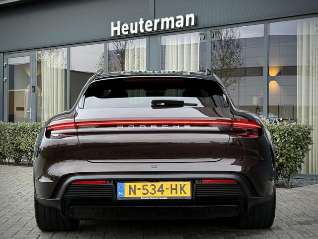 Porsche Taycan Cross Turismo 4 93 kWh Pano/ Bose/ Sportstoelen/ Chrono