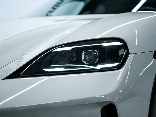 Porsche Taycan 4 Cross Turismo