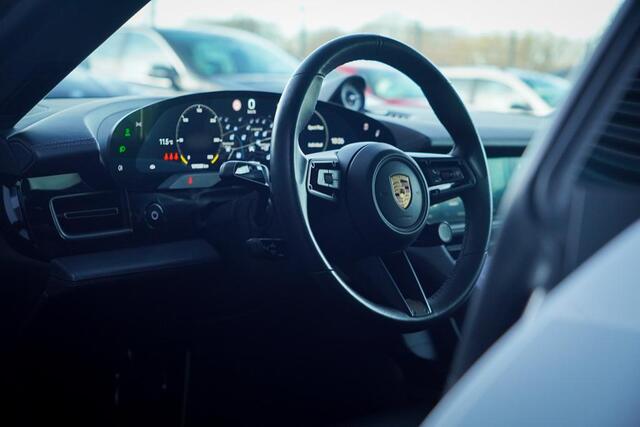 Porsche Taycan Turbo 93 kWh / 4Wiel Sturing / Pano / Passenger Display / Coated Brakes / Incl BTW