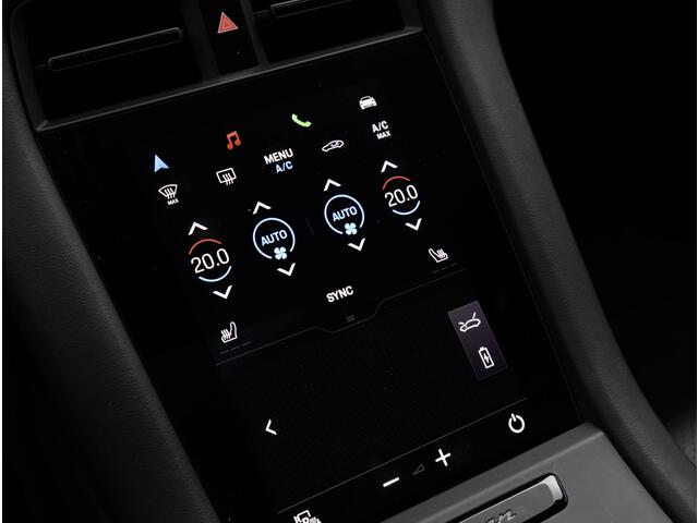 Porsche Taycan Performance 84 kWh Sport Chrono | Panodak | Sportstoelen | Warmtepomp