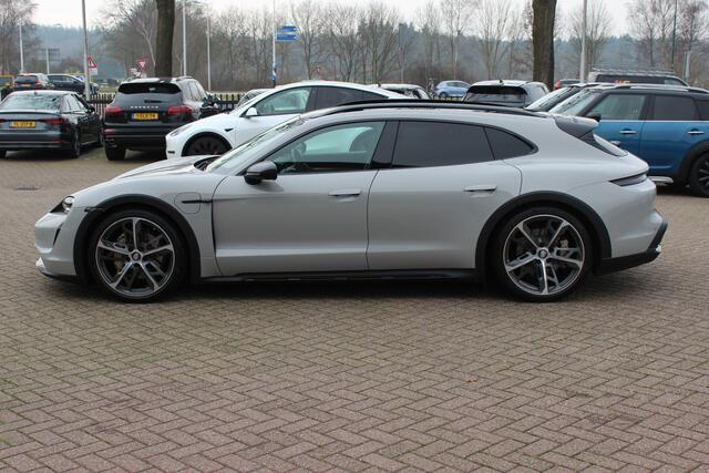 Porsche Taycan Cross Turismo 4 93 kWh / NL Auto! / NIEUWSTAAT! / Panoramadak / 360Camera / Passenger Display / Achterasbesturing / Matrix LED / 21'' / Adaptieve Stoelen / Luchtvering / Stoelventilatie / Dodehoek / Stuurverwarming