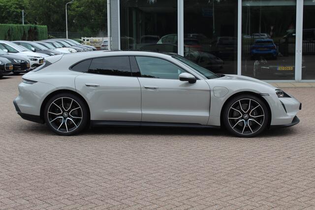 Porsche Taycan Sport Turismo 93 kWh / SOH 95% / 360Camera / Performance+ ACCU / Panoramadak / Sportchrono / Luchtvering / Matrix LED / Luxe Leder / 21'' / Bose / Stoel+Stuurverwarming / Warmtepomp / Dodehoek / DAB / ACC 39.111