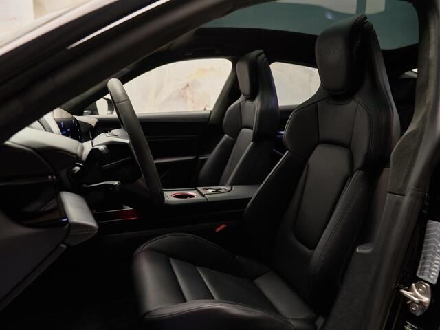 Porsche Taycan Turbo S, PCCB, PDCC, SportDesign, carbon, pano, Burmester, InnoDrive matrix-LED, 21", HUD, keyless, privacy