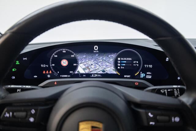 Porsche Taycan Performance 93 kWh | Panoramadak | Warmtepomp | Camera | 5 zits |