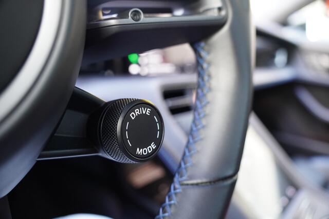 Porsche Taycan Sport Turismo 79 kWh / Pano / Leer Dash / Inno Drive / Alcantara / Bose / Porsche Ond / Chrono / Achteras besturing /