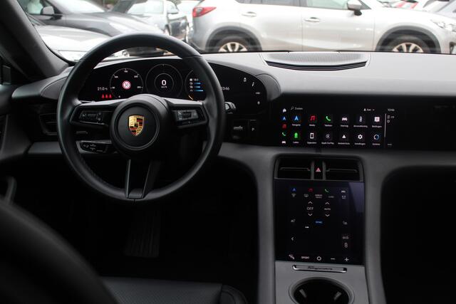 Porsche Taycan Sport Turismo 79 kWh / Panoramadak / Camera / Bose / 20'' / Luchtvering / Leder / Warmtepomp / Dodehoek / Stoelverwarming / DAB / Cruise Control