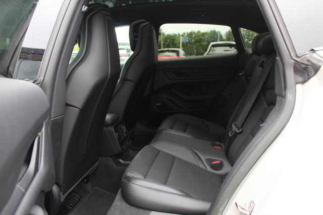 Porsche Taycan Performance 84 kWh / SoH 92% / Panoramadak / Camera / Luchtvering / 20'' / Leder / Stoelverwarming / DAB / ACC