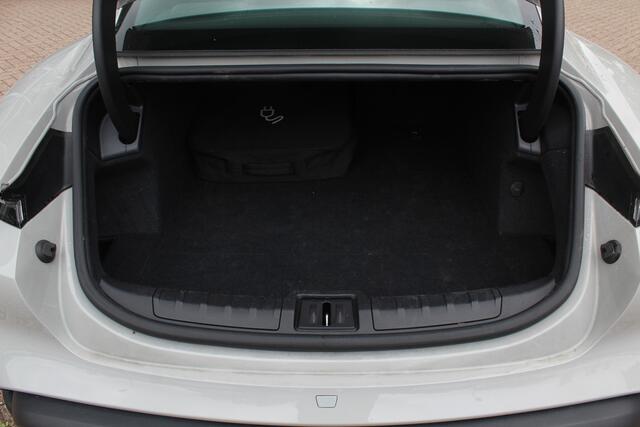 Porsche Taycan Performance 84 kWh / SoH 92% / Panoramadak / Camera / Luchtvering / 20'' / Leder / Stoelverwarming / DAB / ACC