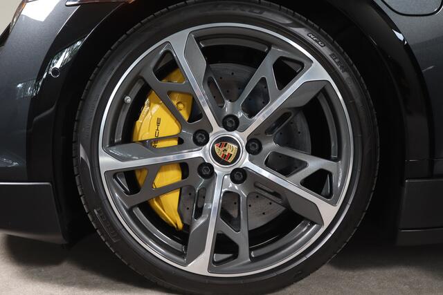 Porsche Taycan Cross Turismo Turbo S **Nieuwprijs ¤ 202.452.-** Carbon I Keramisch I Sport Chrono