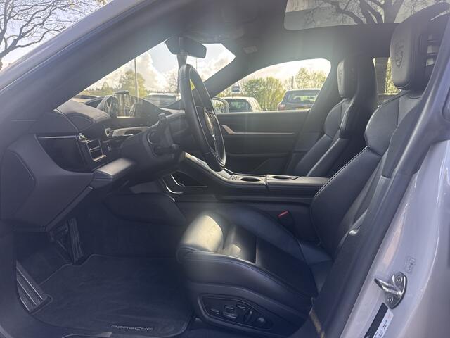 Porsche Taycan Cross Turismo 4 93 kWh / SoH 92,2% / Panoramadak / 360Camera / Passenger Display / Adaptieve Stoelen / Luchtvering / 21'' / Bose / Keyless / Sportchrono / Stoelventilatie / Stoelverwarming 4x / DAB / ACC
