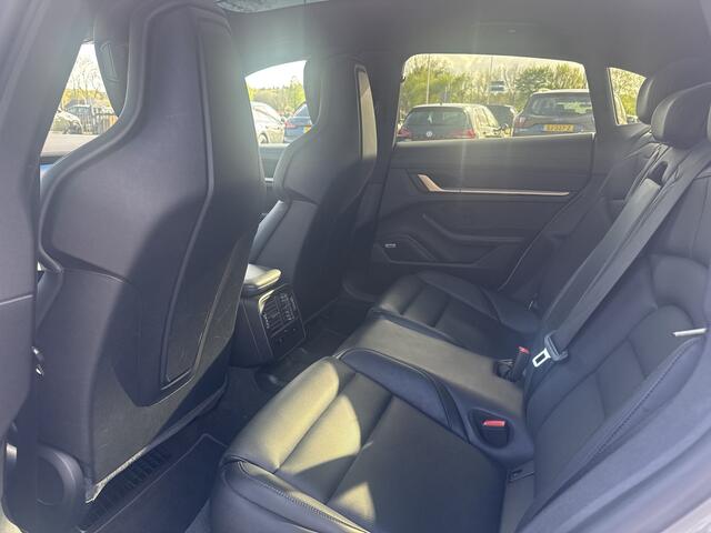 Porsche Taycan Cross Turismo 4 93 kWh / SoH 92,2% / Panoramadak / 360Camera / Passenger Display / Adaptieve Stoelen / Luchtvering / 21'' / Bose / Keyless / Sportchrono / Stoelventilatie / Stoelverwarming 4x / DAB / ACC