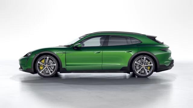 Porsche Taycan Turbo S Cross Turismo