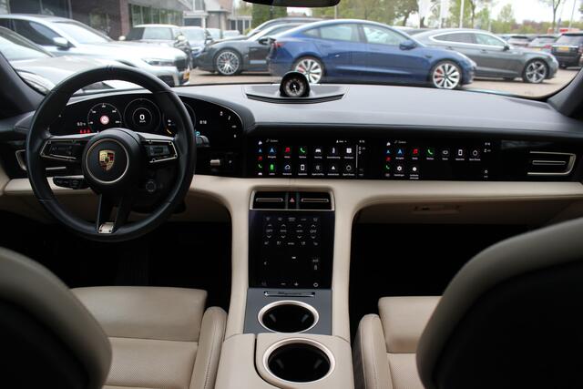 Porsche Taycan 4S Performance 84 kWh / Porsche Approved 04-2027 / SoH 92,3% / Panoramadak / 360Camera / Passenger Display / Luchtvering / Bose / 20'' / Adaptieve Stoelen / Sportchrono / Stoelventilatie+verwarming 4x / Dodehoek /