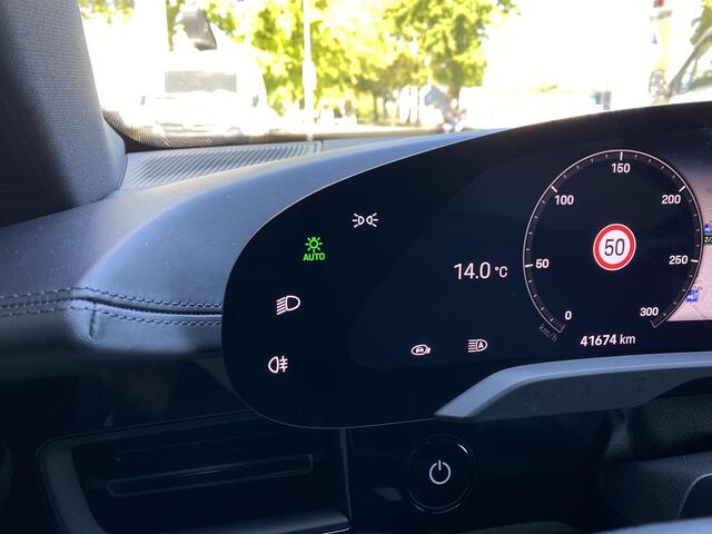 Porsche Taycan Performance 84 kWh