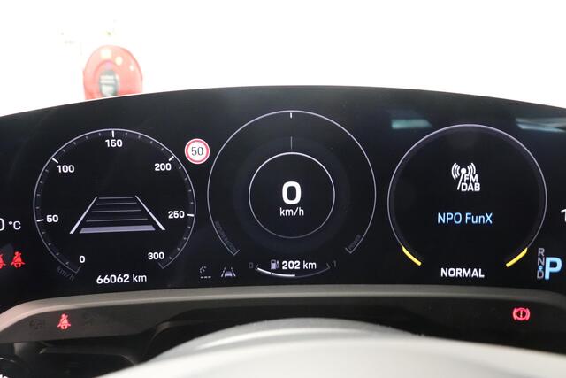 Porsche Taycan Performance 84 kWh | Pano | Sport chrono | Warmtepomp | SoH 91% | Adaptieve cruise | 20"Lichtmetaal |