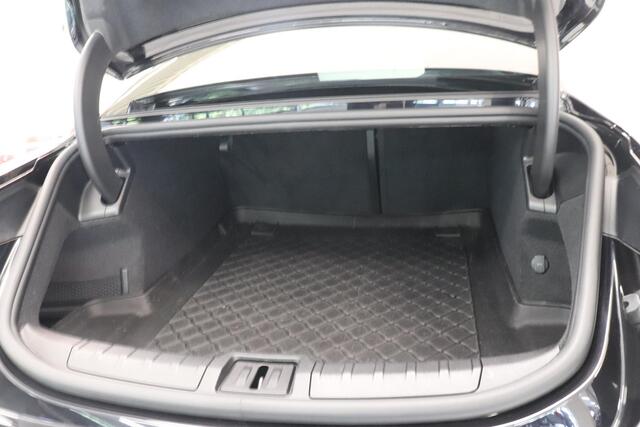 Porsche Taycan Performance 84 kWh | Pano | Sport chrono | Warmtepomp | SoH 91% | Adaptieve cruise | 20"Lichtmetaal |