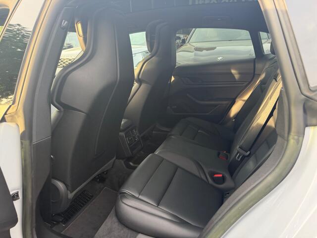 Porsche Taycan Sport Turismo 93 kWh / SoH 94,1% / Panoramadak / 360Camera / Luchtvering / Sportchrono / 21'' / Adaptieve Stoelen / Bose / Stoel+Stuurverwarming / Dodehoek / DAB / ACC / Warmtepomp