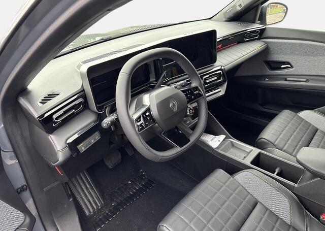 Renault 4 comfort range iconic 52 kWh - pack extended grip / Pack advanced driving assist / motorkap zwart / Harman Kardon® premium audio