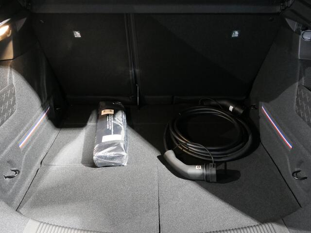 Renault 4 comfort range techno 52 kWh - Demo! - Beschikbaar per 12-03-2026 - All seasons - Verwarme voorstoelen & stuur!