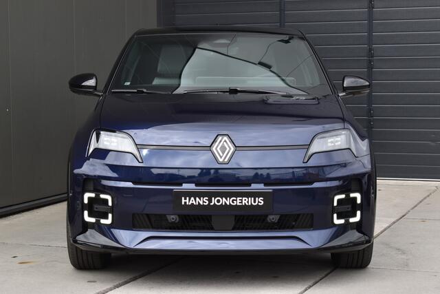 Renault 5 Roland-Garros | Achteruitrijcamera | Elektrisch verwarmbare voorstoelen | ISOFIX-bevestigingssysteem voor kinderzitjes op passagiersstoel en op de twee buitenste zitplaatsen achter