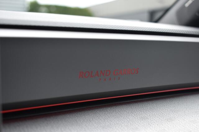 Renault 5 Roland-Garros | Achteruitrijcamera | Elektrisch verwarmbare voorstoelen | ISOFIX-bevestigingssysteem voor kinderzitjes op passagiersstoel en op de twee buitenste zitplaatsen achter