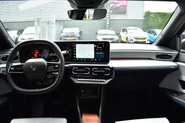 Renault 5 Roland-Garros | Achteruitrijcamera | Elektrisch verwarmbare voorstoelen | ISOFIX-bevestigingssysteem voor kinderzitjes op passagiersstoel en op de twee buitenste zitplaatsen achter