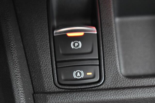 Renault 5 Roland-Garros | Achteruitrijcamera | Elektrisch verwarmbare voorstoelen | ISOFIX-bevestigingssysteem voor kinderzitjes op passagiersstoel en op de twee buitenste zitplaatsen achter