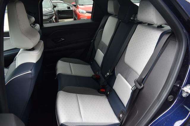 Renault 5 Roland-Garros | Achteruitrijcamera | Elektrisch verwarmbare voorstoelen | ISOFIX-bevestigingssysteem voor kinderzitjes op passagiersstoel en op de twee buitenste zitplaatsen achter