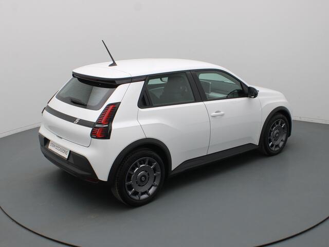 Renault 5 120pk Evolution 40 kWh Cruise | Climate | Carplay | Parkeersens. achter | Stoelverw.