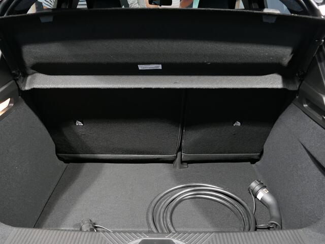 Renault 5 urban range evolution 40 kWh - Demo! - Beschikbaar per 12-03-2026 - All seasons - Verwarme voorstoelen - Sensor achter