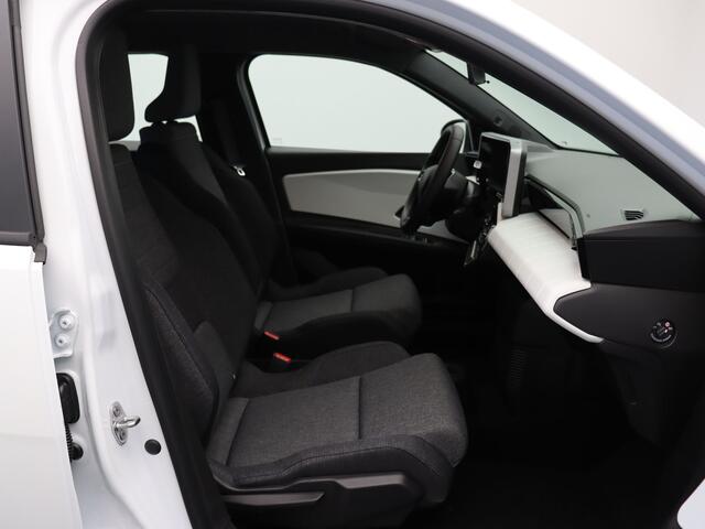 Renault 5 Evolution Urban range | Cruise control met snelheidsbegrenzer | Full LED koplampen | ISOFIX-bevestigingssysteem voor kinderzitjes op passagiersstoel en op de twee buitenste zitplaatsen achter