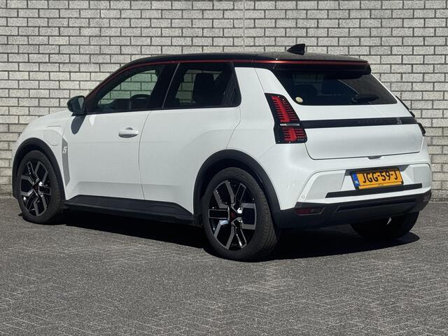 Renault 5 comfort range Techno 52 kWh | Adaptive Cruise Control | Camera | Navigatie | Apple CarPlay / Android Auto |