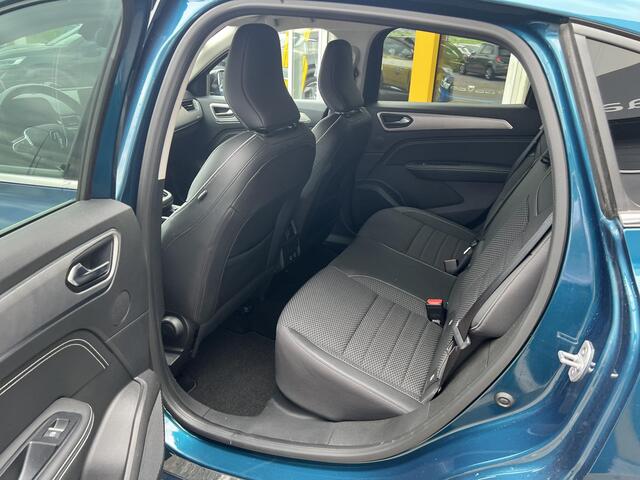 Renault Arkana 1.6 E-Tech Hybrid 145 Intens | 1e eigenaar | Bose Audio | Cruise adaptief | 100% dlr onderhouden | Navigatie groot | LED | DAB | Achteruitrijcamera |